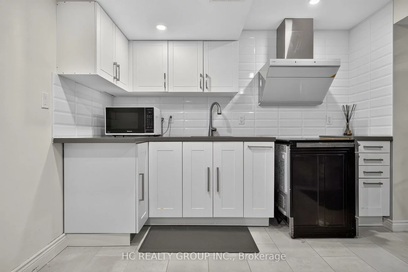 21, Wolf Trail, Jefferson, Richmond Hill