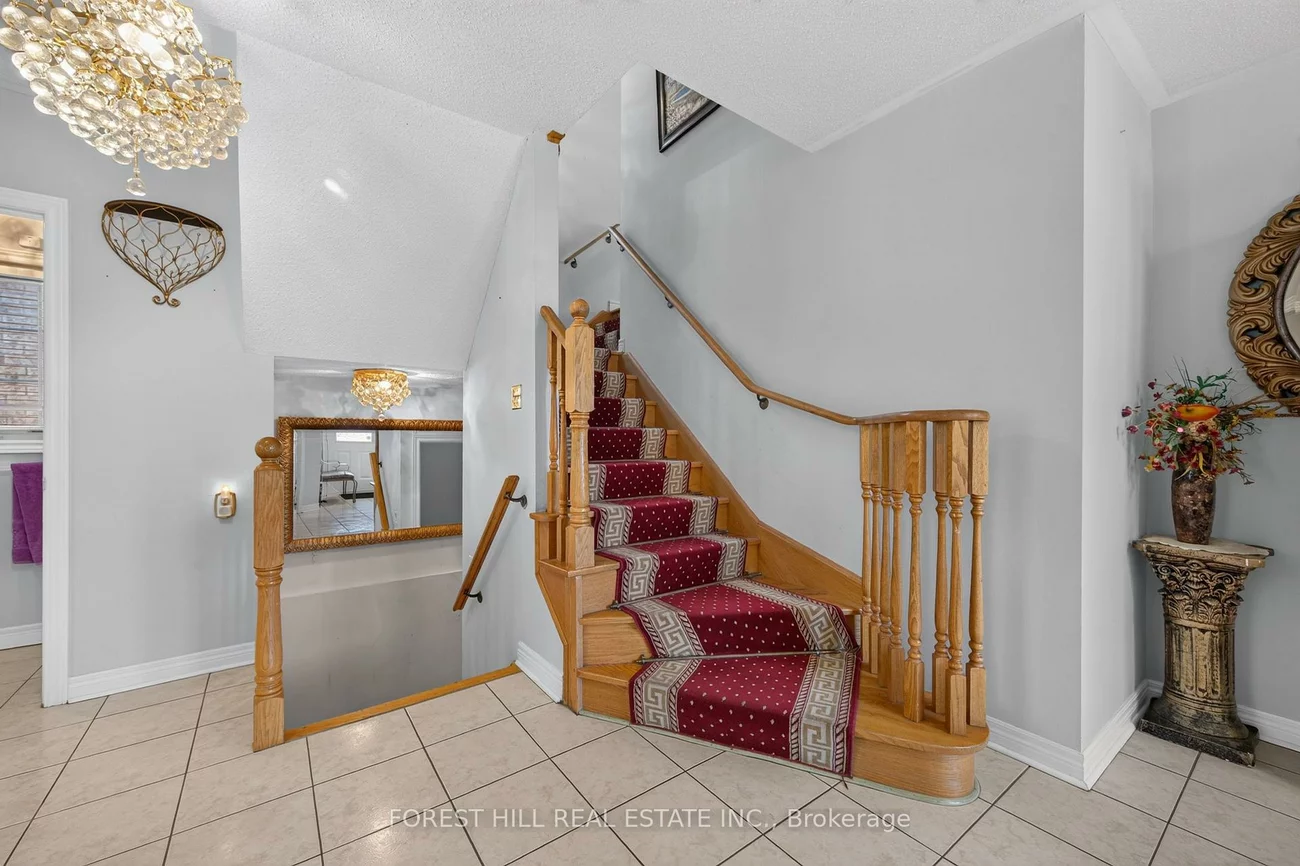2, Ludford, Langstaff, Richmond Hill