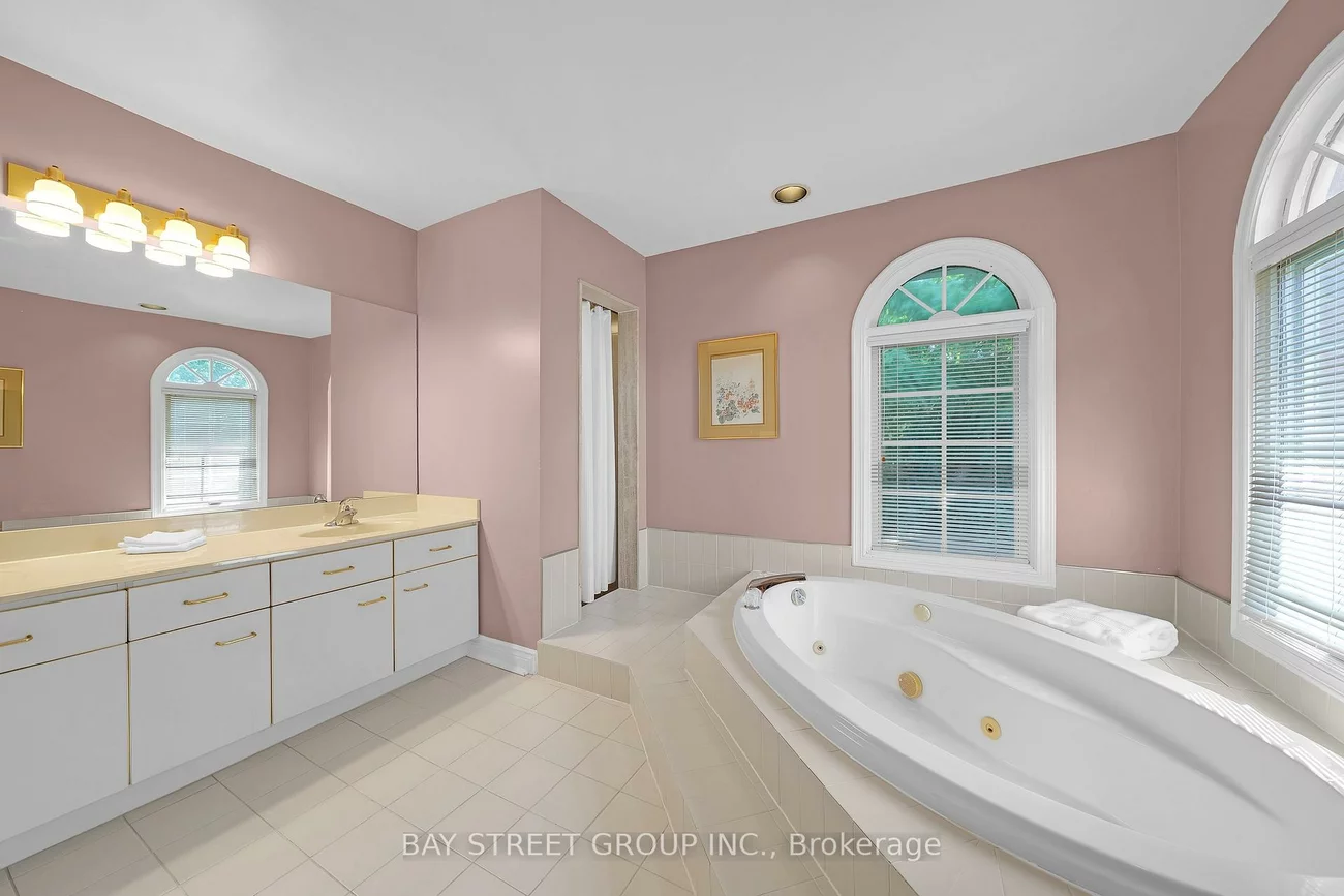 53, Strathearn, Bayview Hill, Richmond Hill
