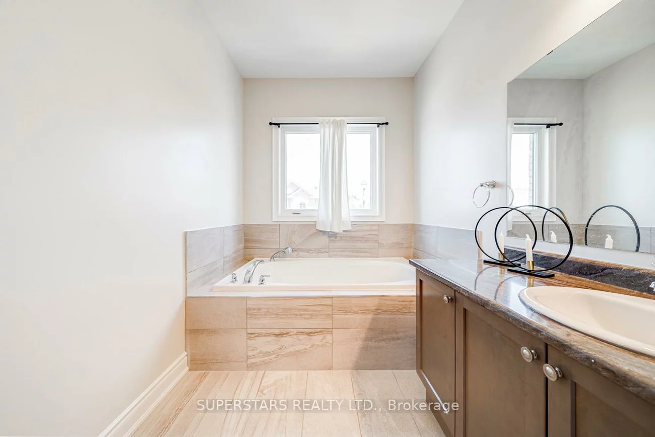 236, Paradelle, Oak Ridges Lake Wilcox, Richmond Hill