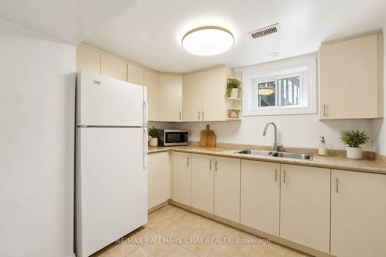 420, Fernleigh, Crosby, Richmond Hill