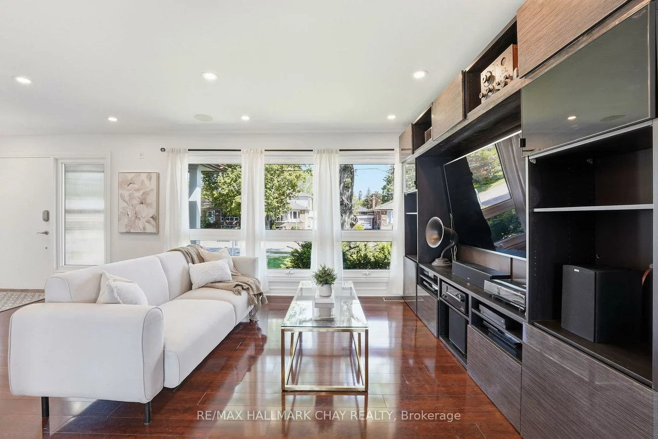 420, Fernleigh, Crosby, Richmond Hill