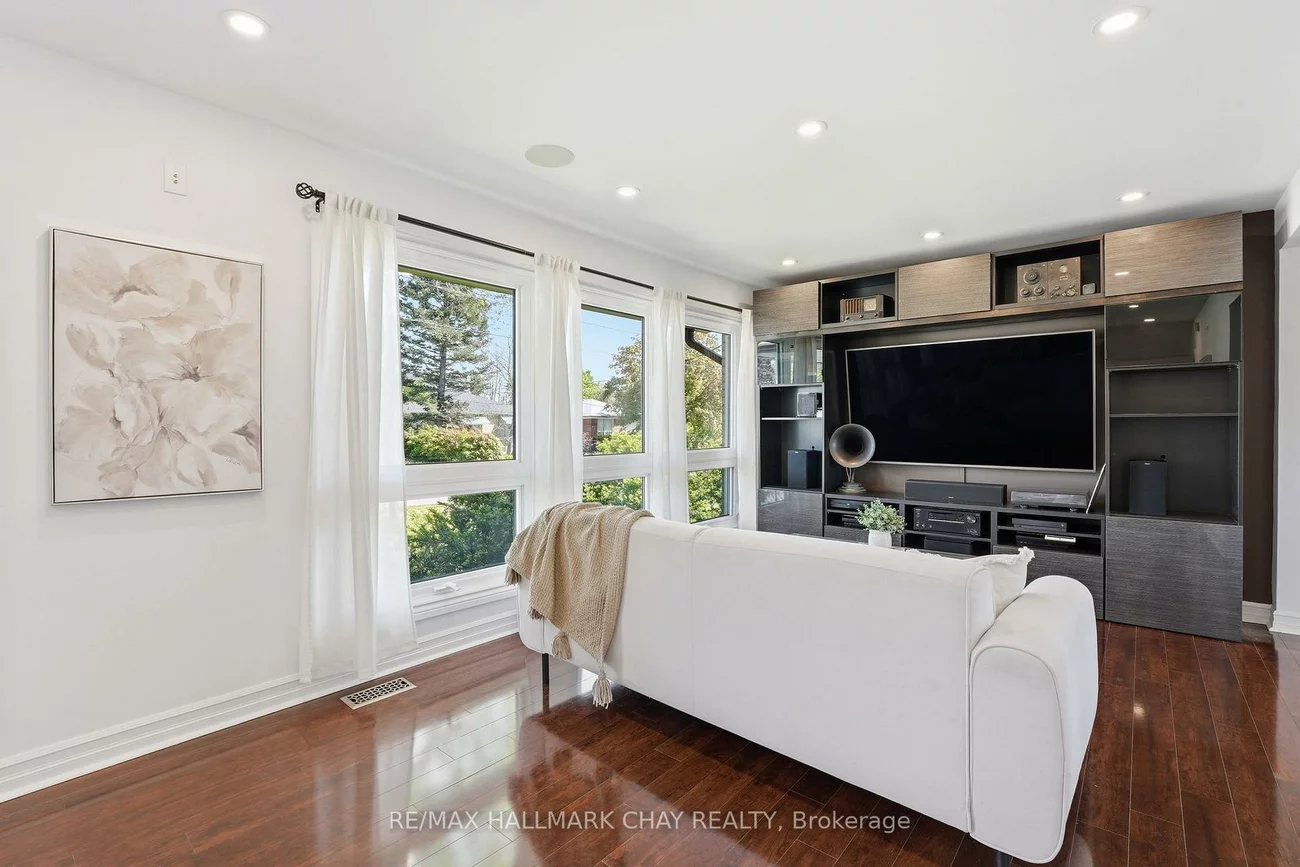 420, Fernleigh, Crosby, Richmond Hill