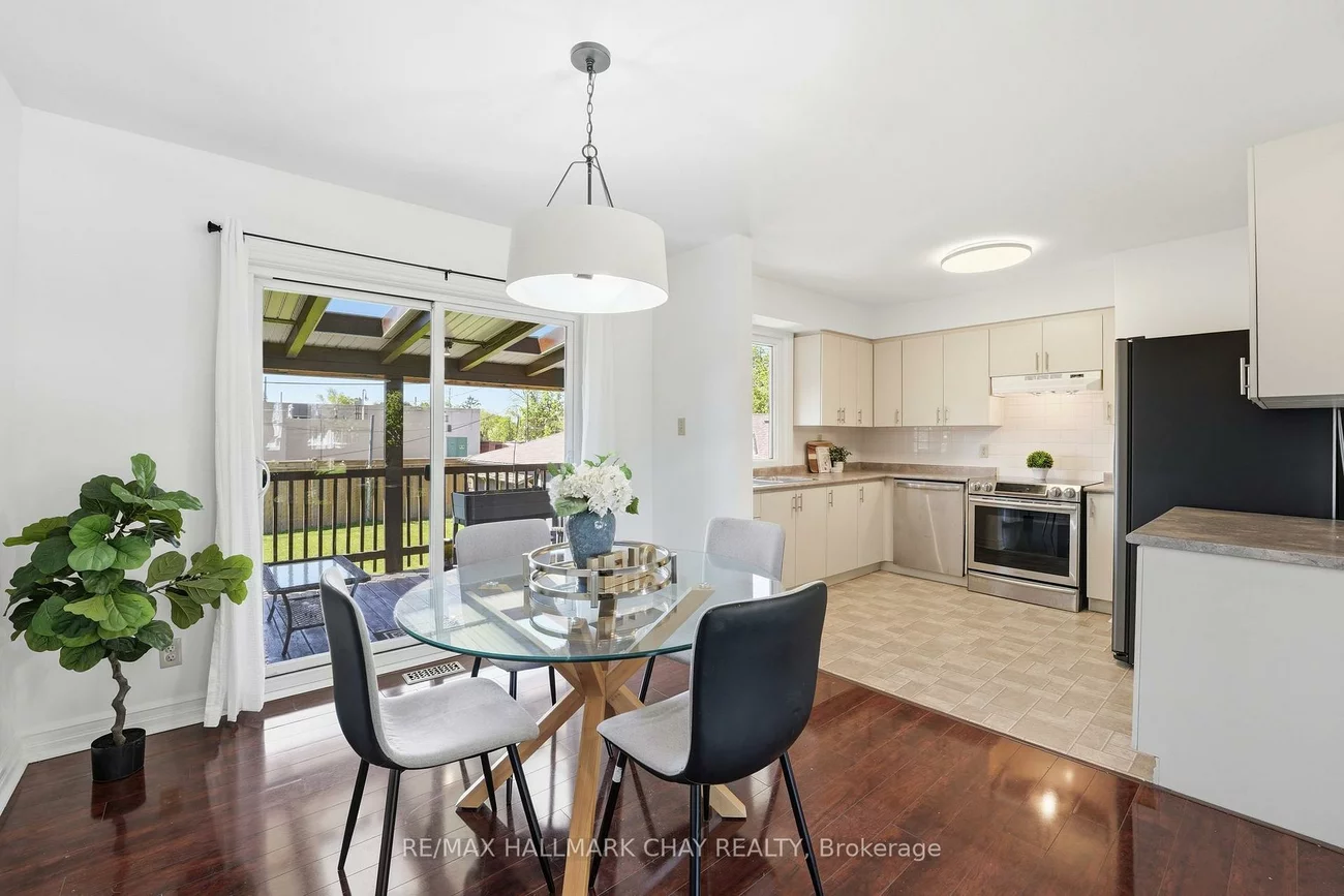 420, Fernleigh, Crosby, Richmond Hill