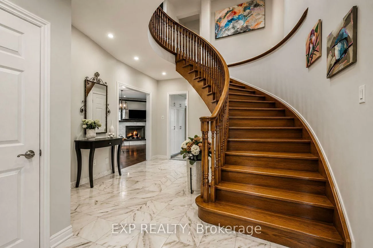 16, Wainwright, North Richvale, Richmond Hill