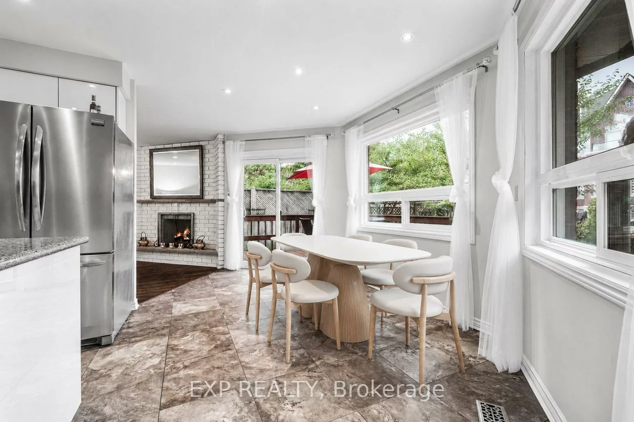16, Wainwright, North Richvale, Richmond Hill