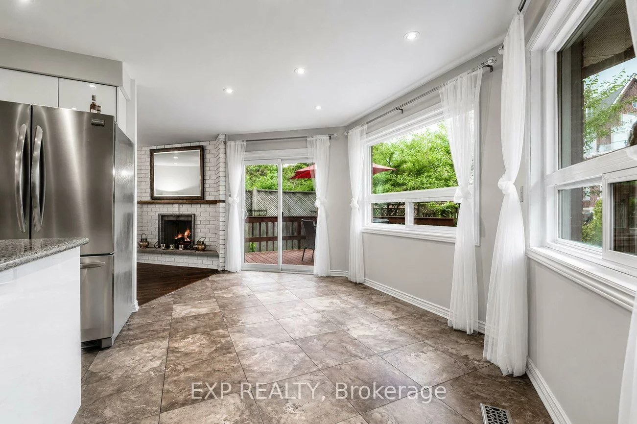 16, Wainwright, North Richvale, Richmond Hill