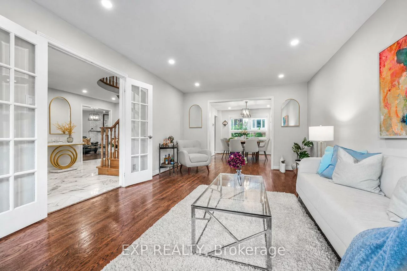 16, Wainwright, North Richvale, Richmond Hill