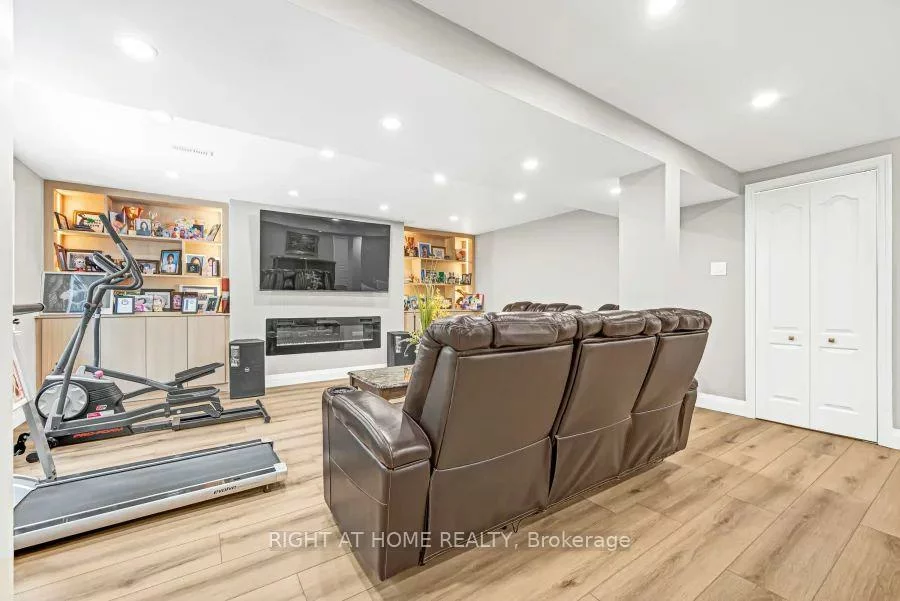 35, Harmony Hill, Mill Pond, Richmond Hill