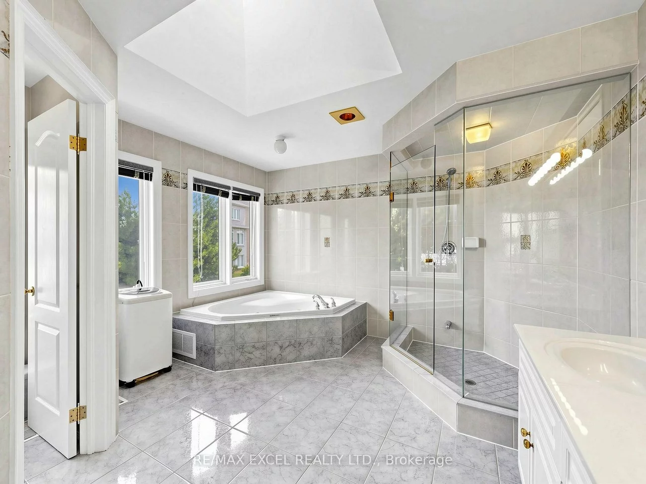 16, Frybrook, Bayview Hill, Richmond Hill