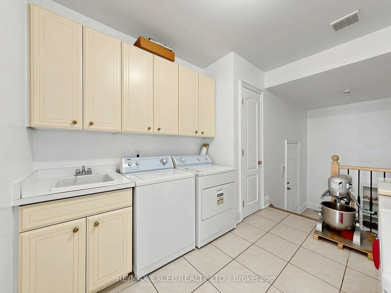 16, Frybrook, Bayview Hill, Richmond Hill