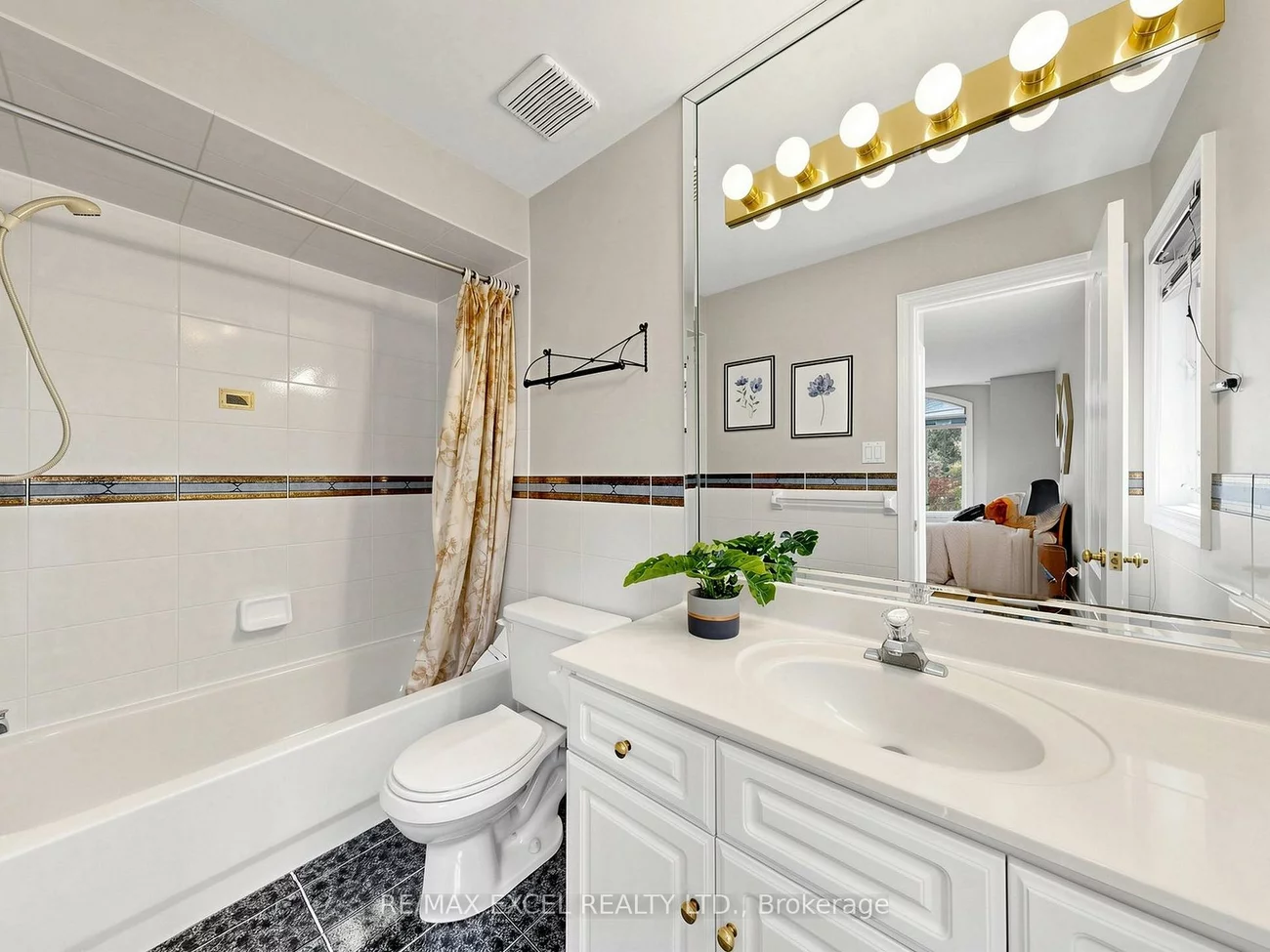 16, Frybrook, Bayview Hill, Richmond Hill