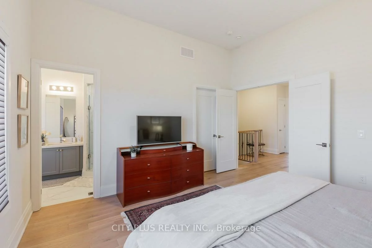 9398, Bayview, Observatory, Richmond Hill