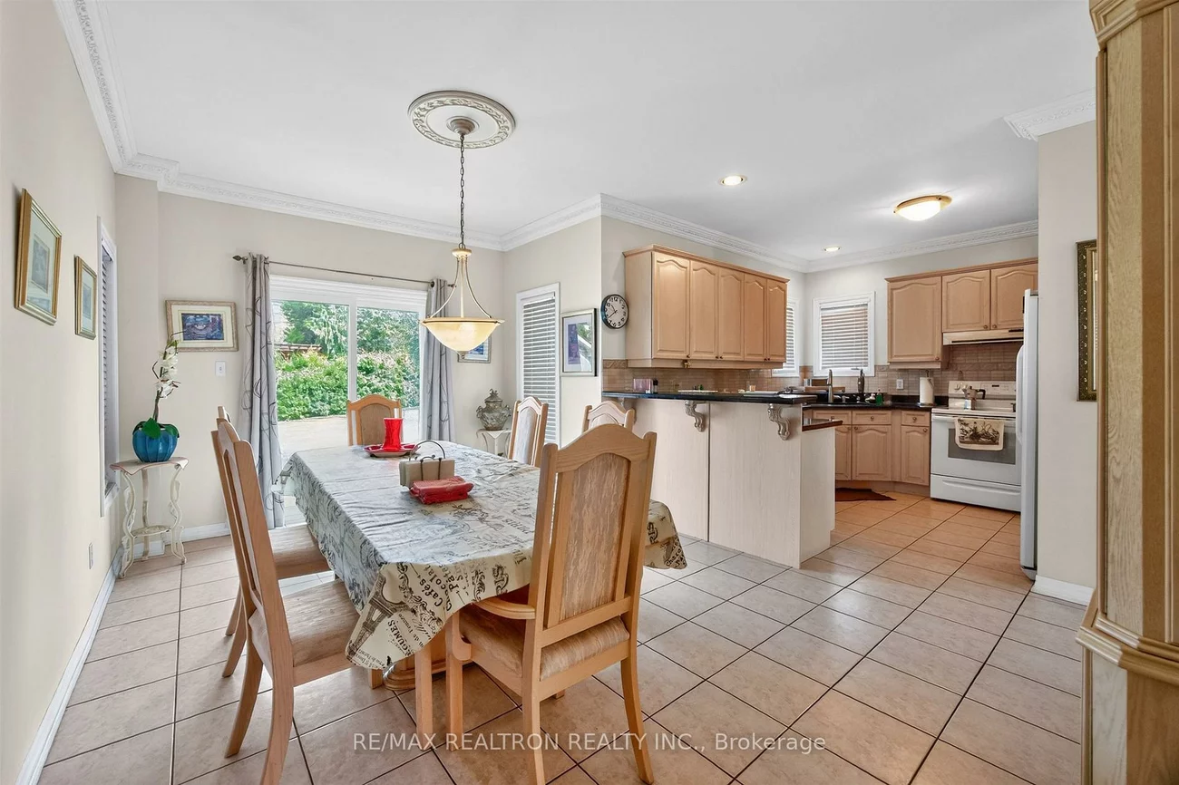 22, Queensborough, Oak Ridges Lake Wilcox, Richmond Hill