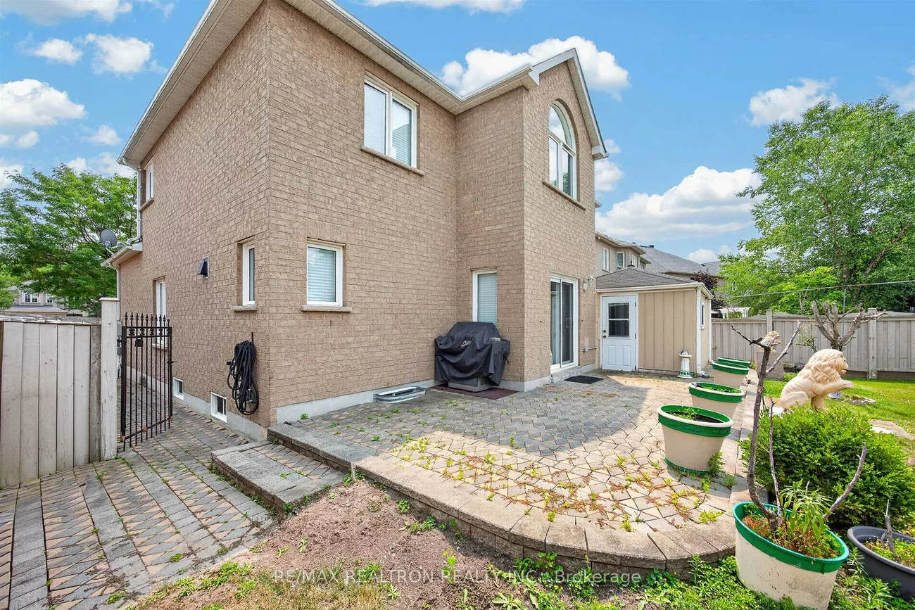 22, Queensborough, Oak Ridges Lake Wilcox, Richmond Hill