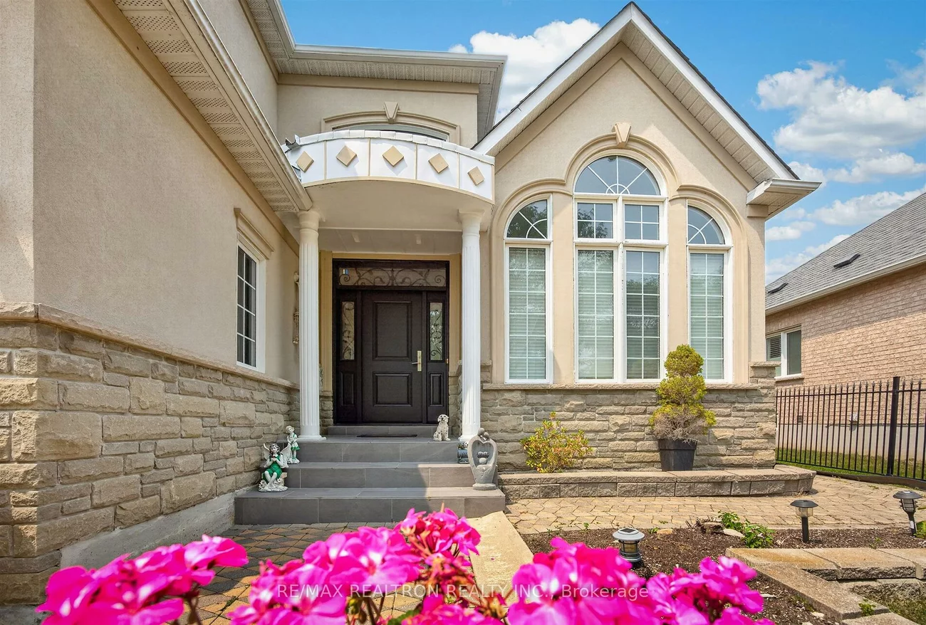 22, Queensborough, Oak Ridges Lake Wilcox, Richmond Hill