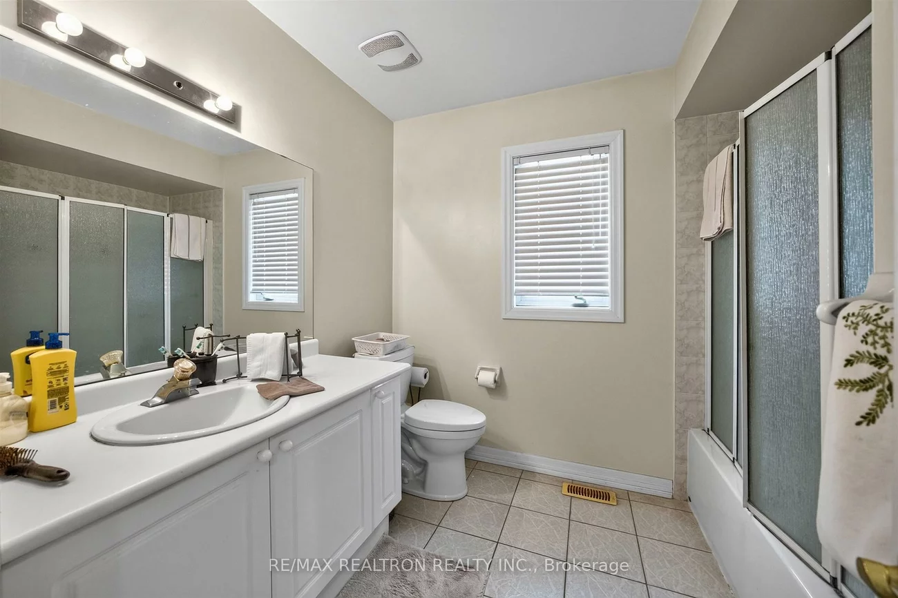 22, Queensborough, Oak Ridges Lake Wilcox, Richmond Hill