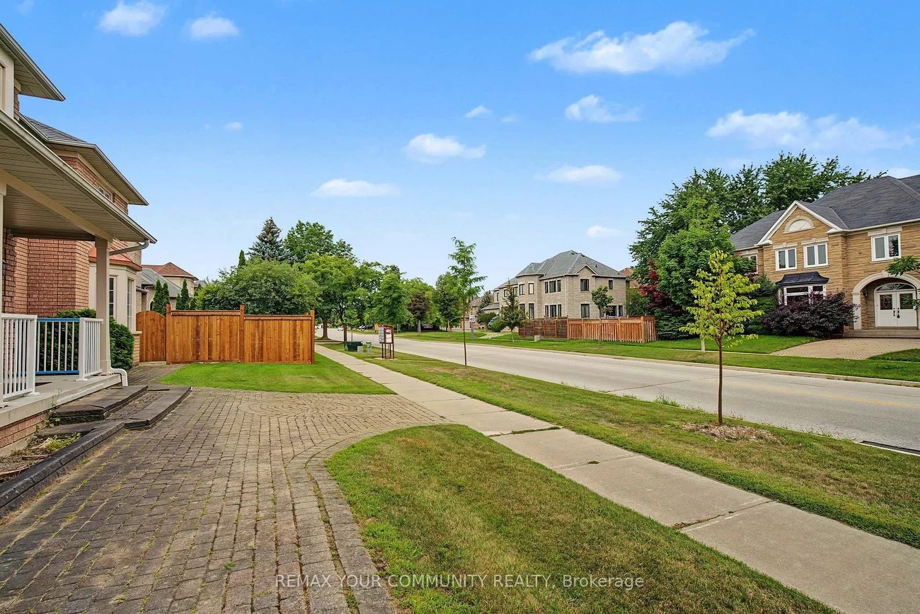 20, Fern, Langstaff, Richmond Hill
