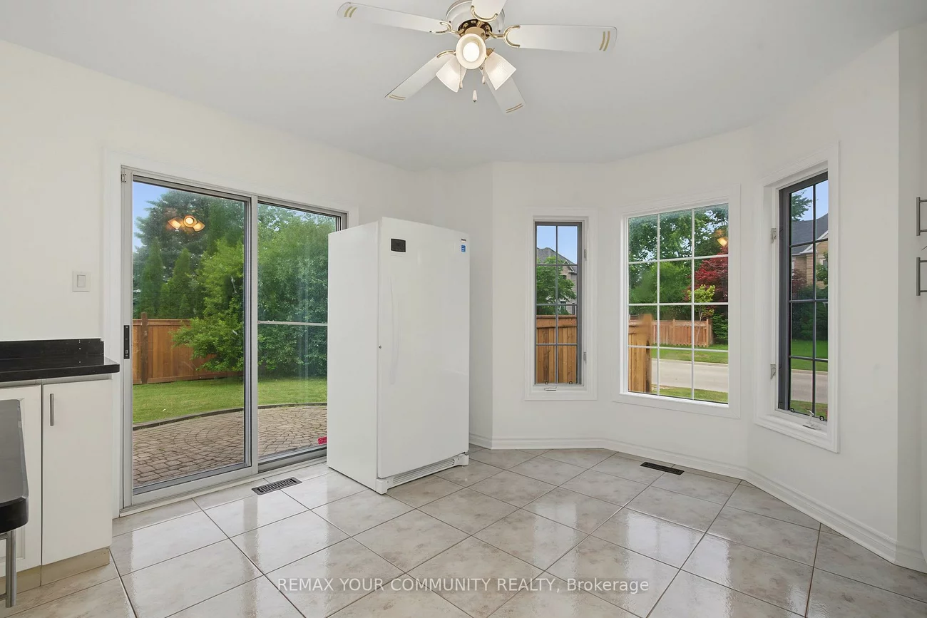 20, Fern, Langstaff, Richmond Hill