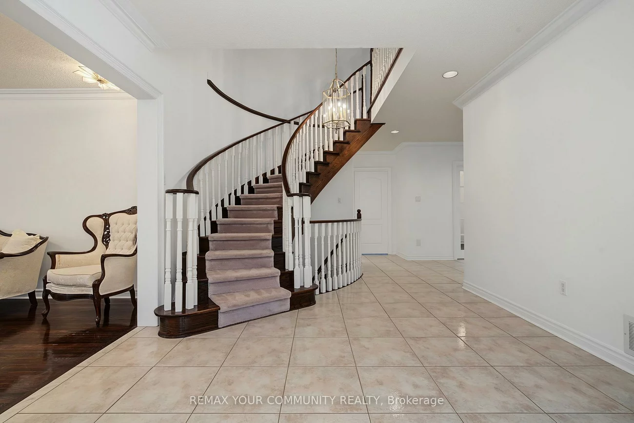 20, Fern, Langstaff, Richmond Hill
