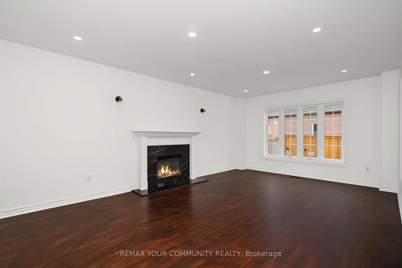 20, Fern, Langstaff, Richmond Hill