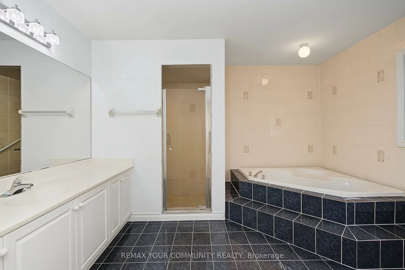 20, Fern, Langstaff, Richmond Hill