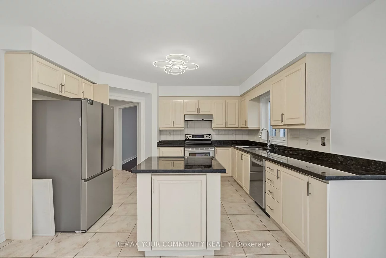 20, Fern, Langstaff, Richmond Hill