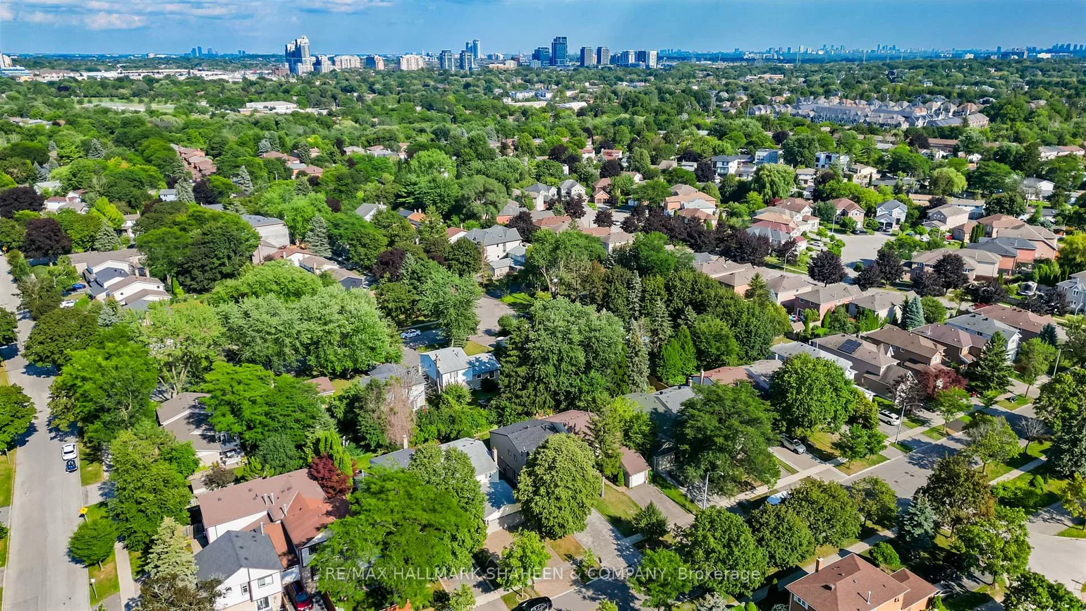 184, Castle Rock, North Richvale, Richmond Hill