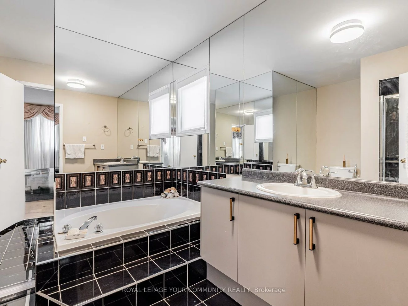 5, Mandel, Devonsleigh, Richmond Hill