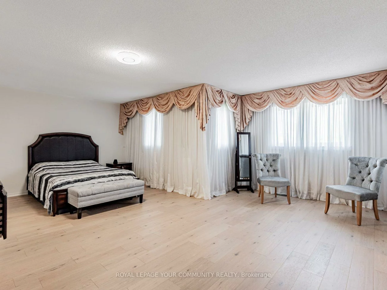 5, Mandel, Devonsleigh, Richmond Hill