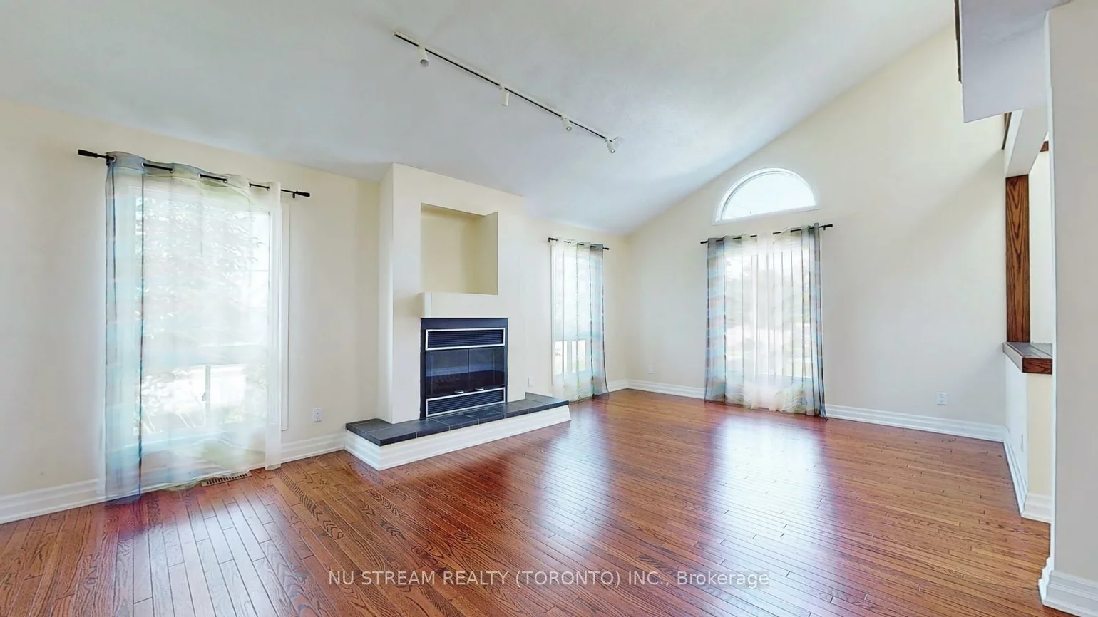 15, Bond, Oak Ridges, Richmond Hill