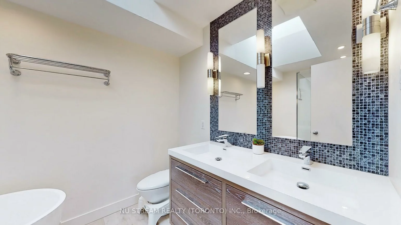 15, Bond, Oak Ridges, Richmond Hill