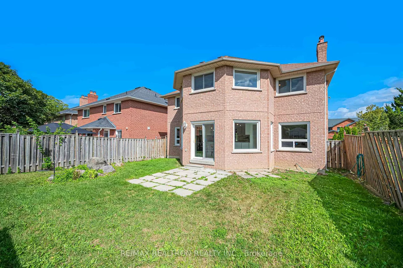 37, Dumaurier, Devonsleigh, Richmond Hill