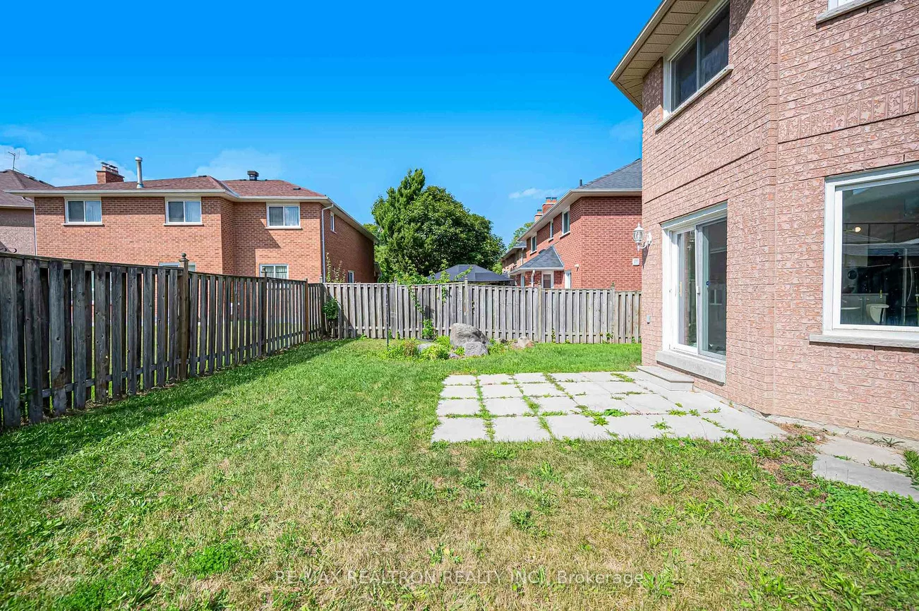 37, Dumaurier, Devonsleigh, Richmond Hill