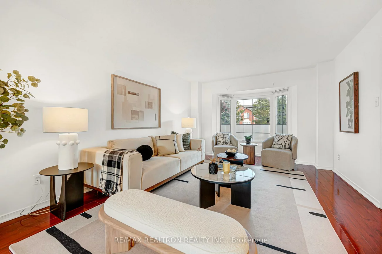 37, Dumaurier, Devonsleigh, Richmond Hill