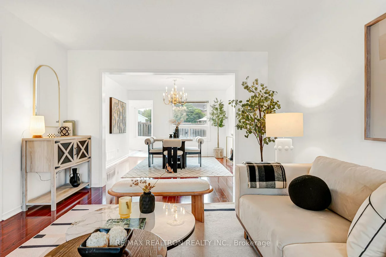 37, Dumaurier, Devonsleigh, Richmond Hill