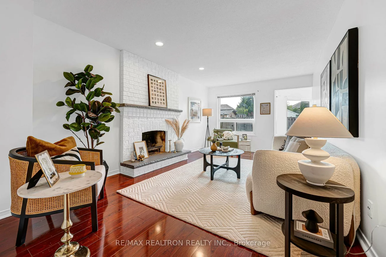 37, Dumaurier, Devonsleigh, Richmond Hill