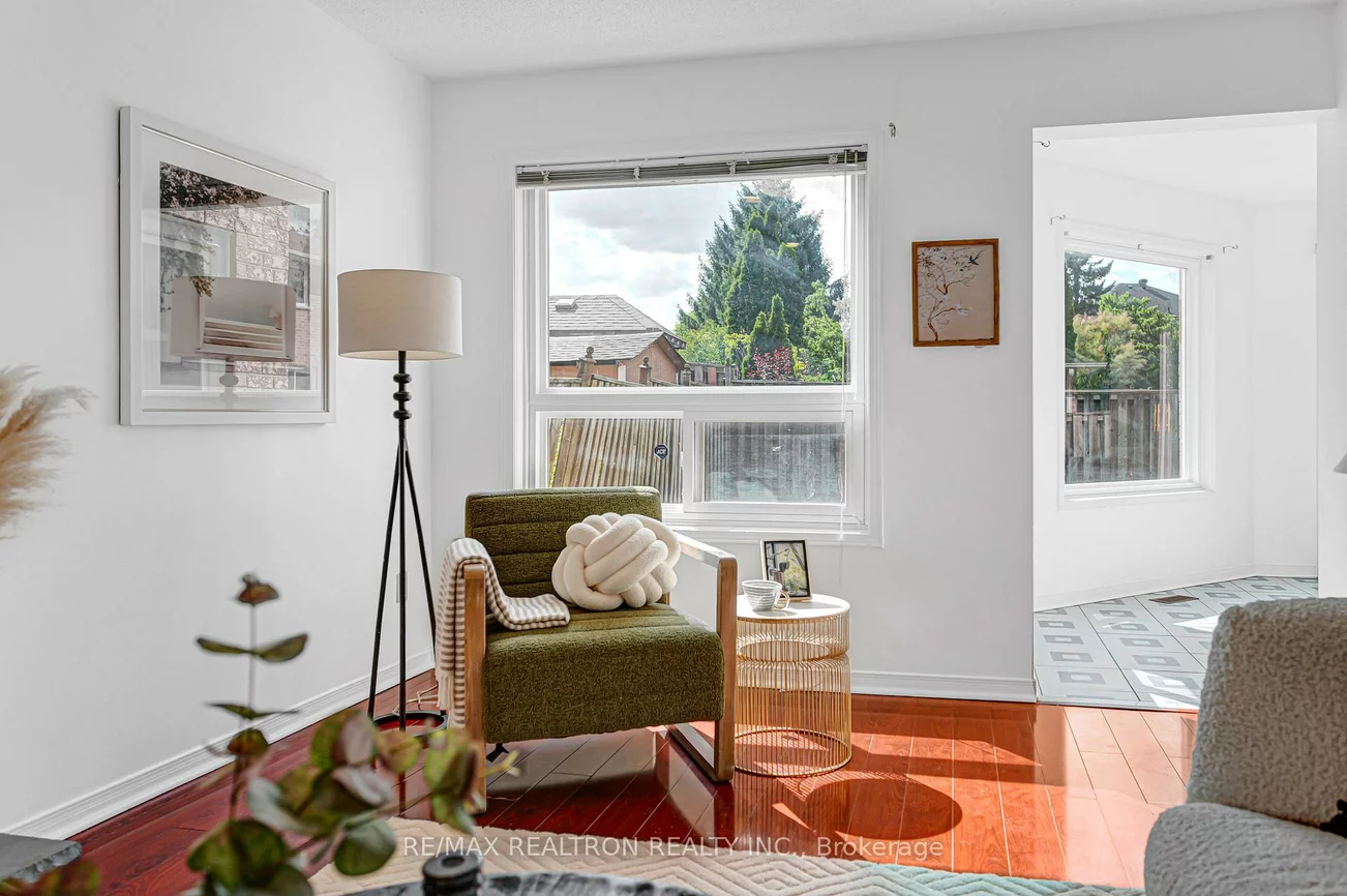 37, Dumaurier, Devonsleigh, Richmond Hill