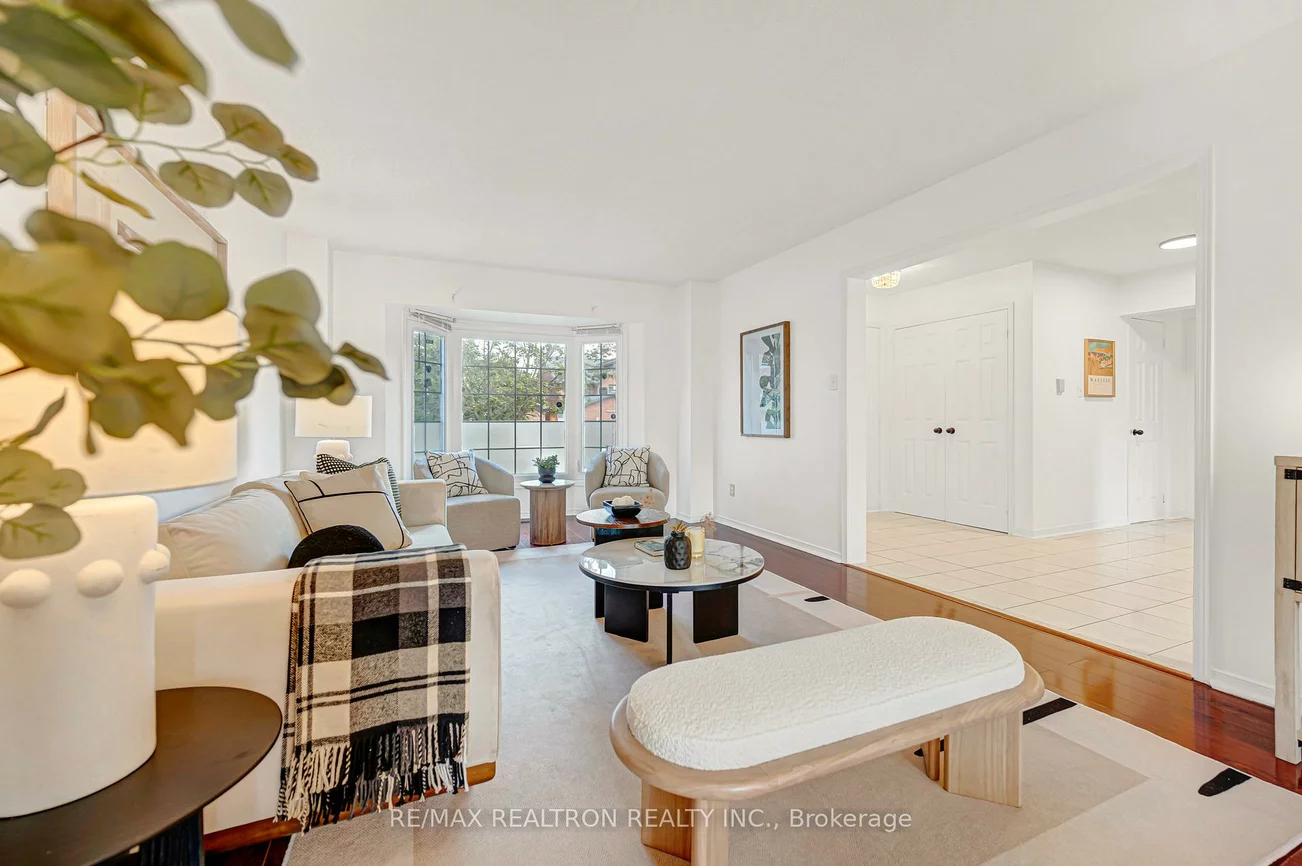37, Dumaurier, Devonsleigh, Richmond Hill