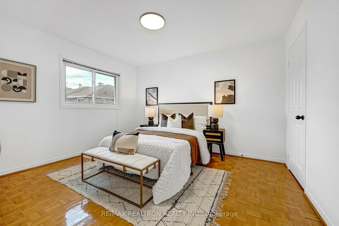 37, Dumaurier, Devonsleigh, Richmond Hill