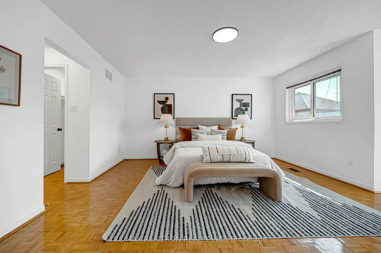 37, Dumaurier, Devonsleigh, Richmond Hill