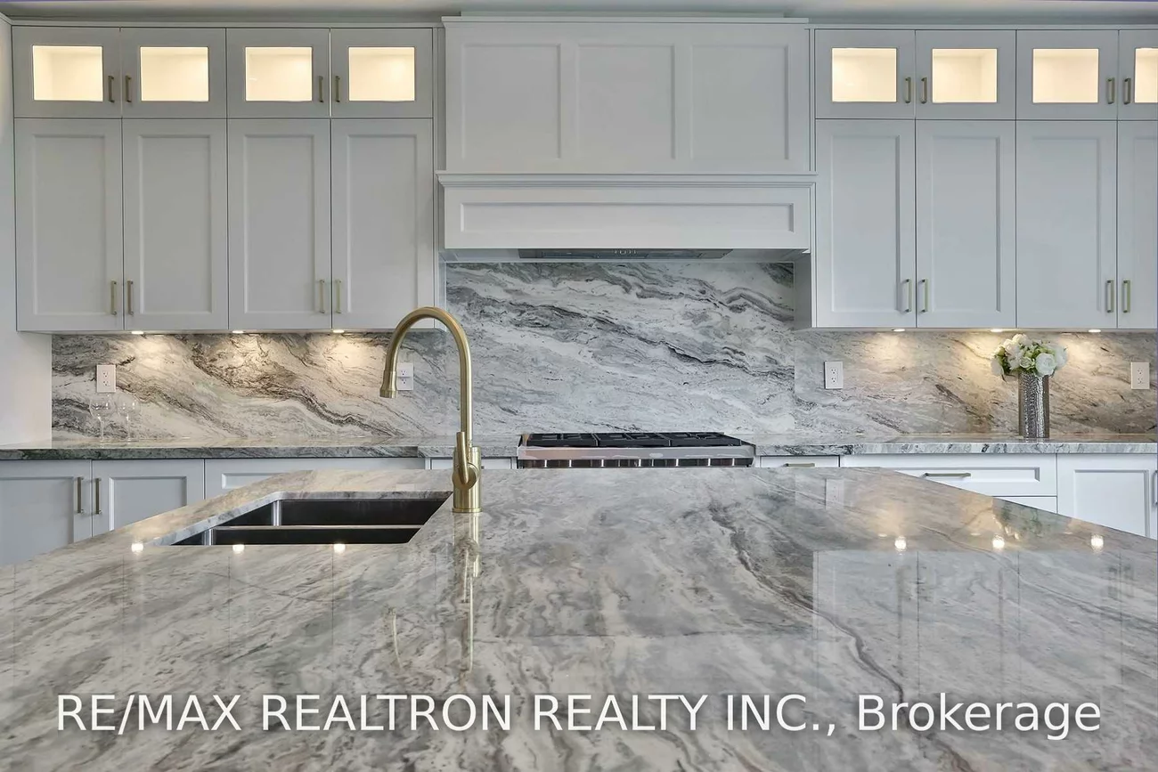 212, Sussex, Harding, Richmond Hill