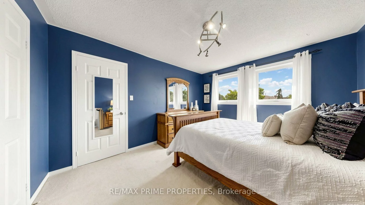 15, Marsh, North Richvale, Richmond Hill