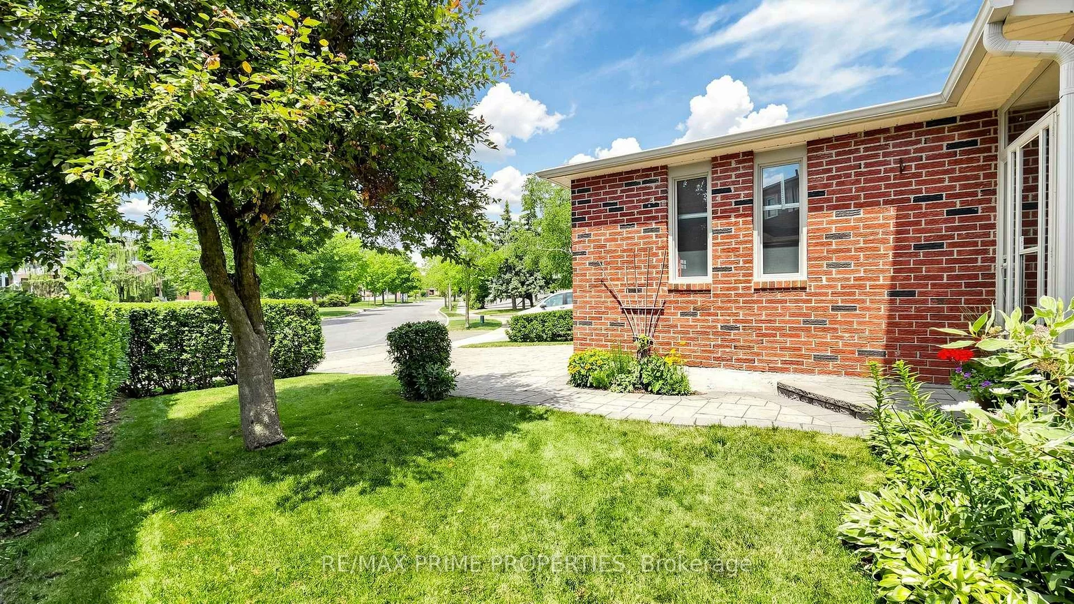 15, Marsh, North Richvale, Richmond Hill