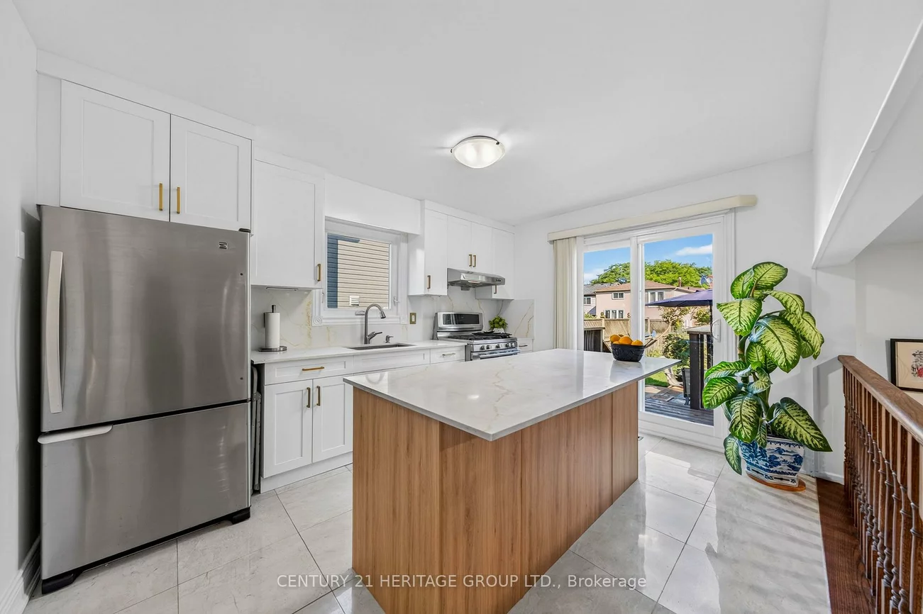 38, Kitsilano, North Richvale, Richmond Hill