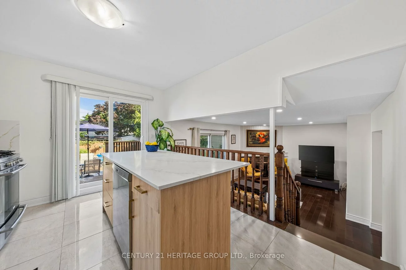 38, Kitsilano, North Richvale, Richmond Hill