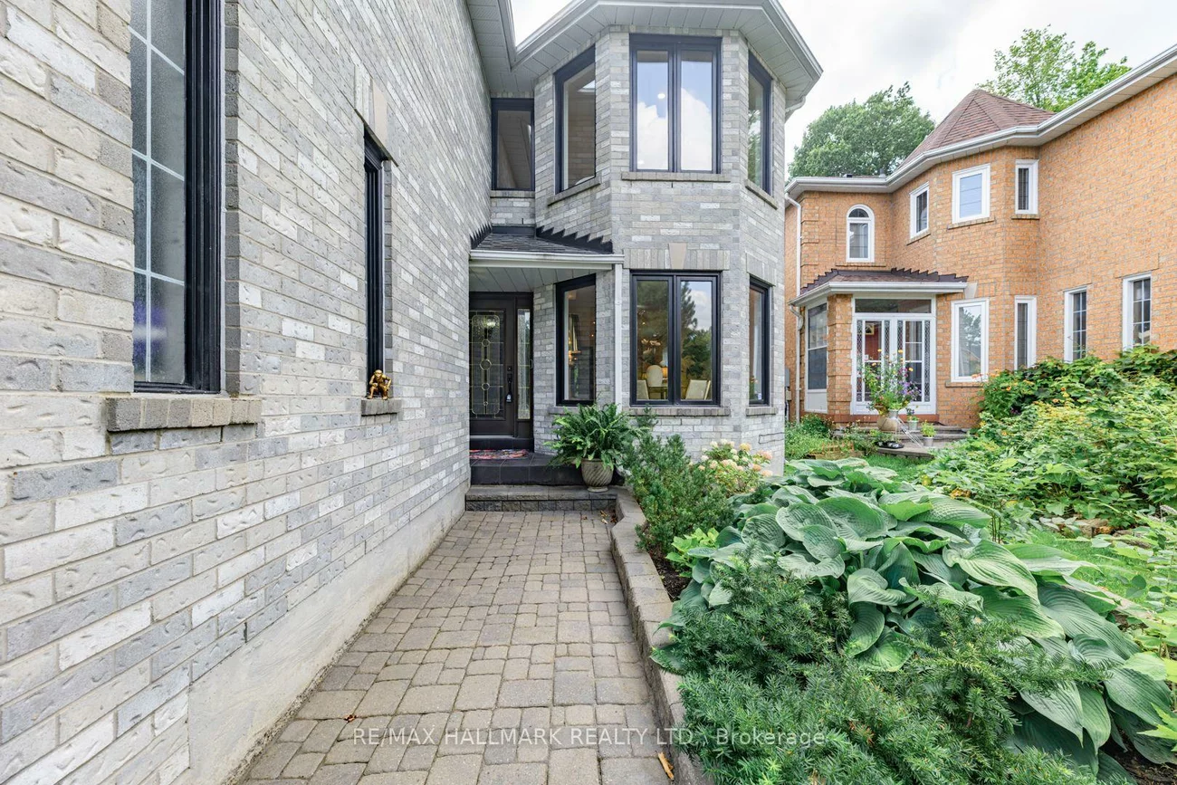 106, Larratt, Westbrook, Richmond Hill