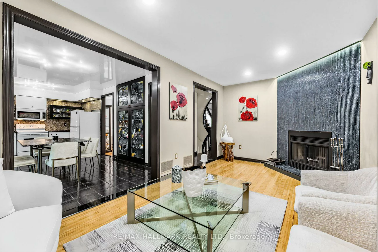 106, Larratt, Westbrook, Richmond Hill