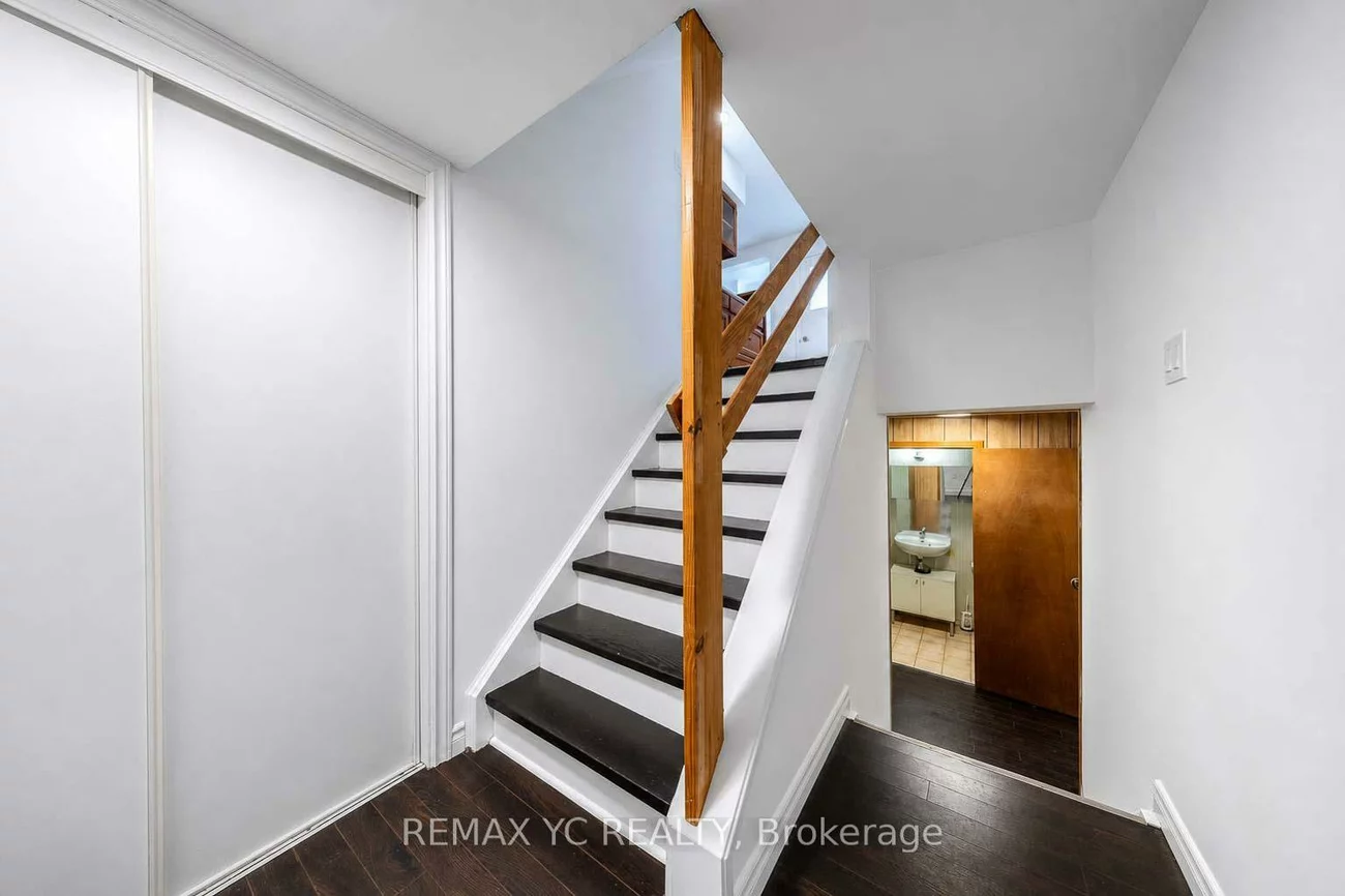 35, Kitsilano, North Richvale, Richmond Hill