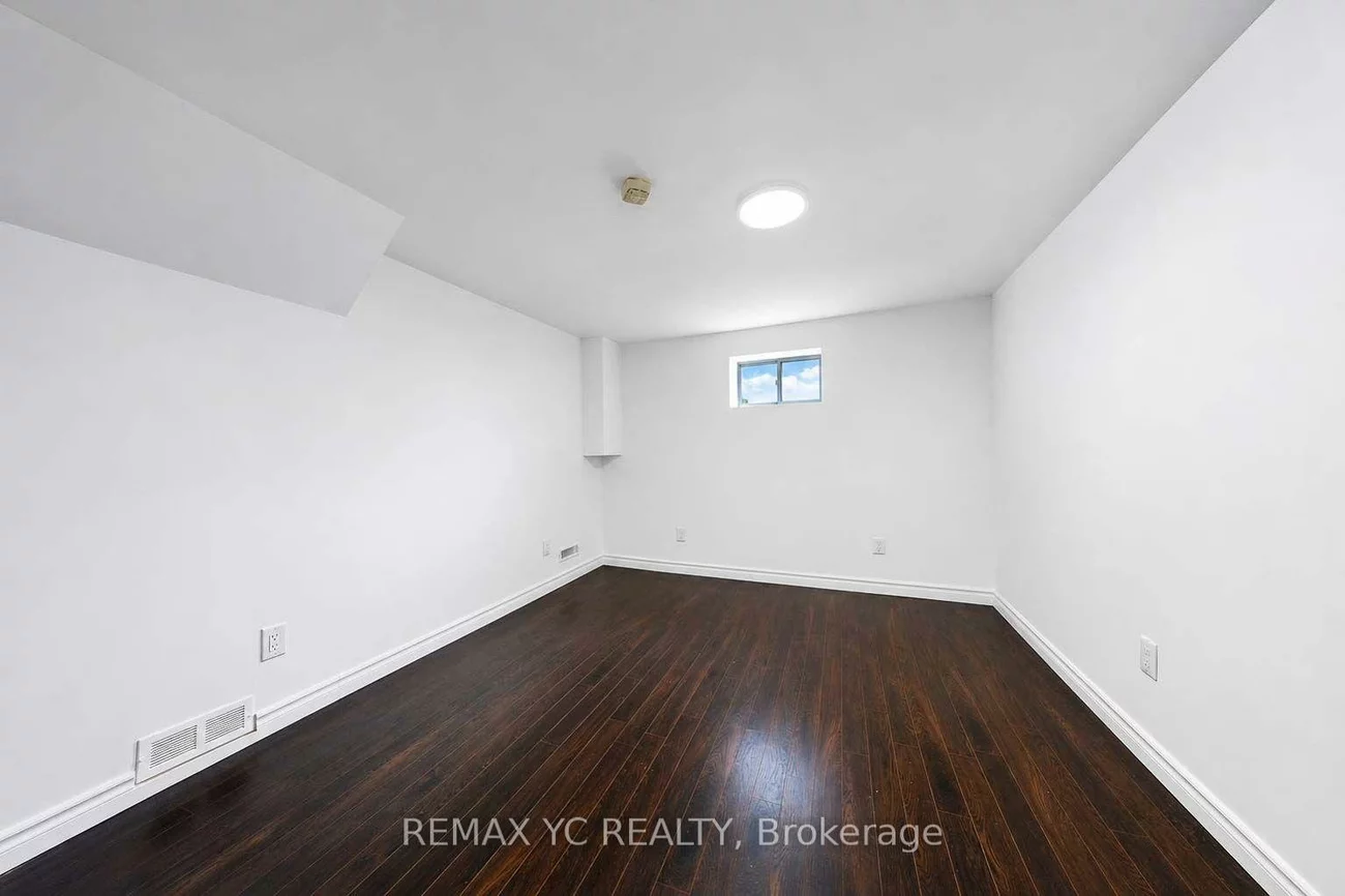 35, Kitsilano, North Richvale, Richmond Hill